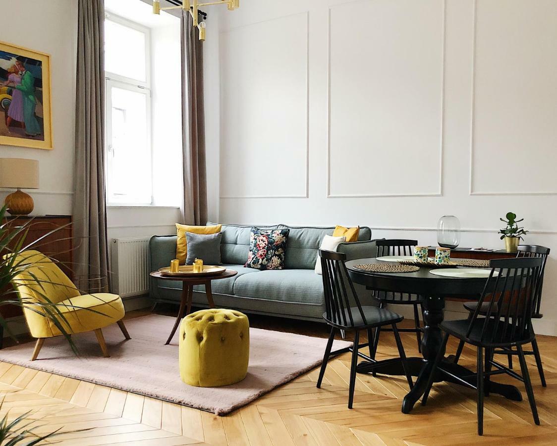 Tcf - With Free Garage Appartement *
